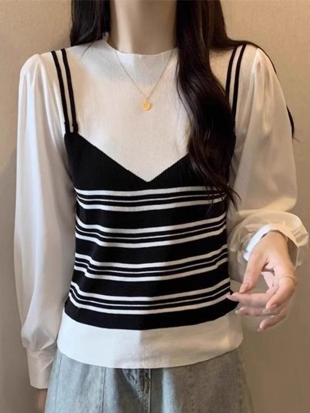 

KPOP Round Neck Striped Long Sleeves Top, Black