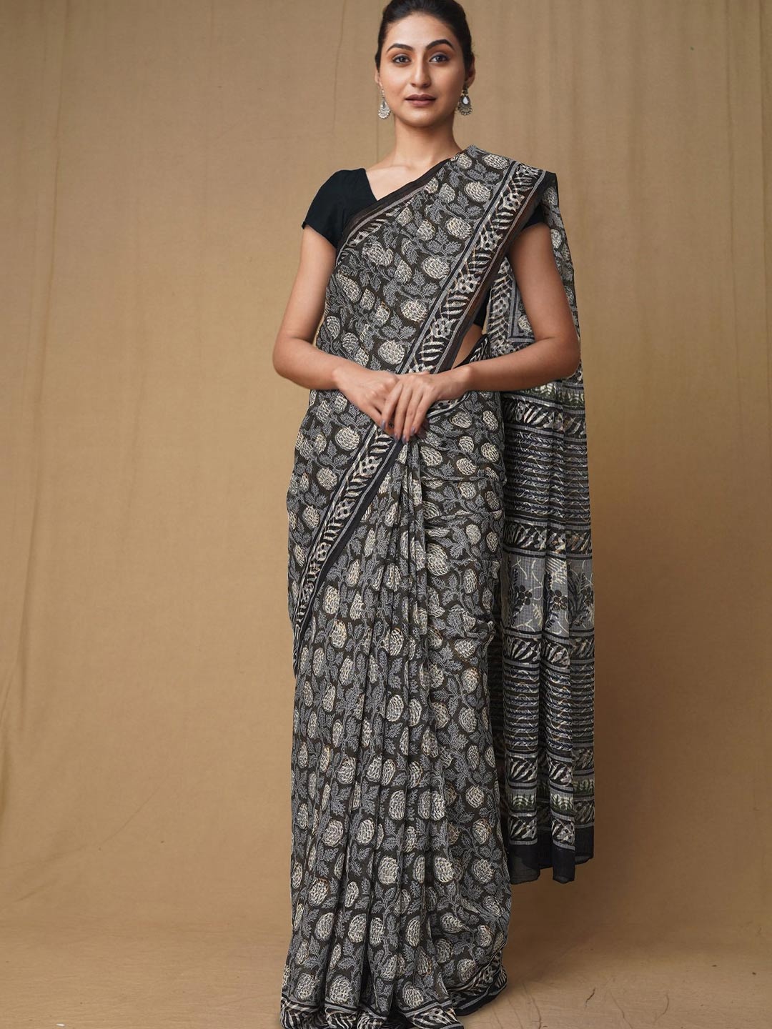 

Unnati Silks Floral Pure Cotton Traditional Kota Saree, Black