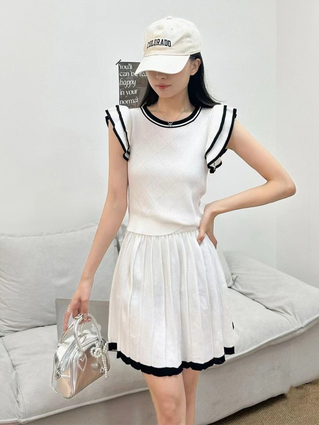 

KPOP Women Sleeveless Regular Top, White