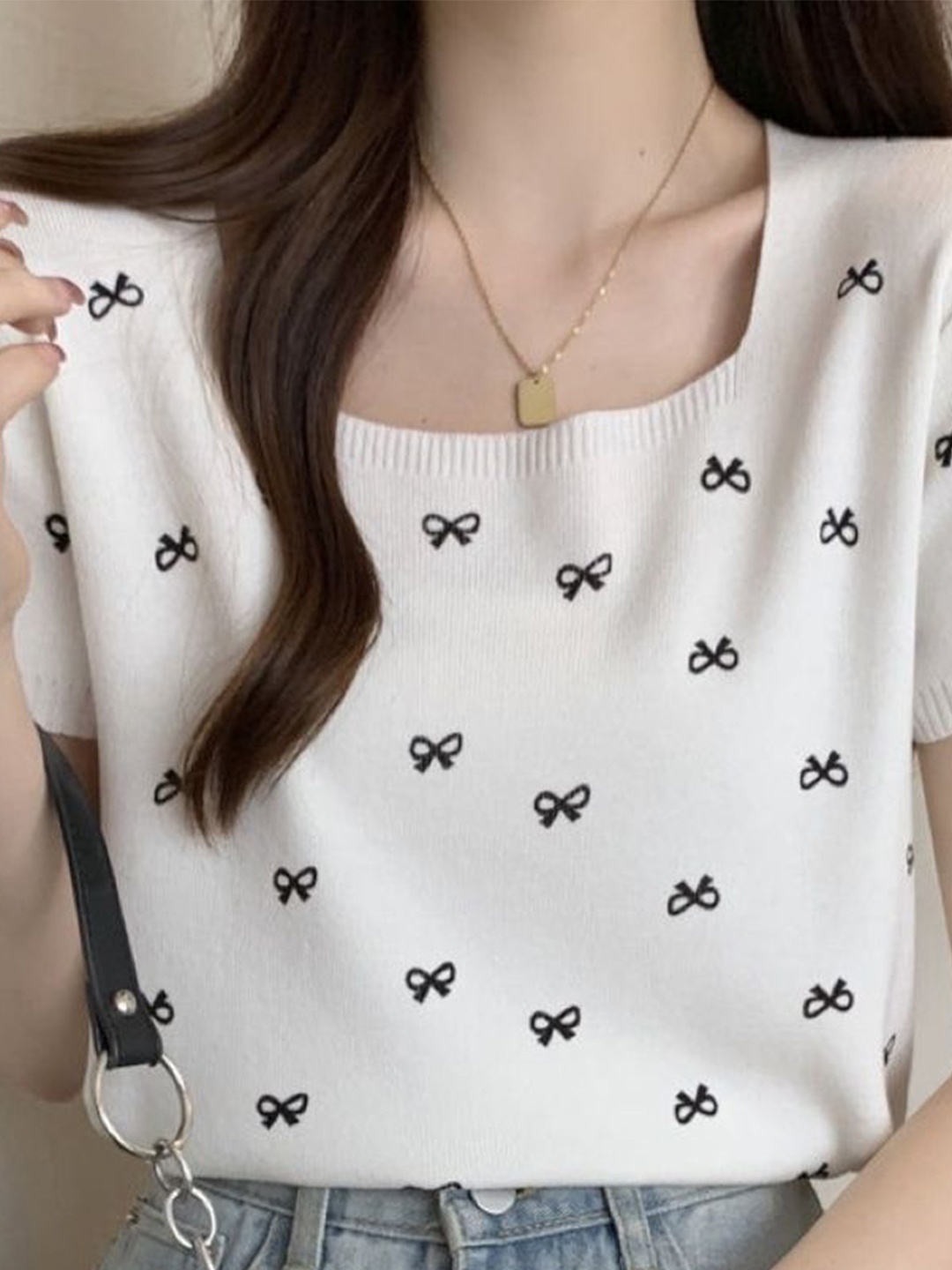 

KPOP Women Abstract Printed Square Neck Top, White