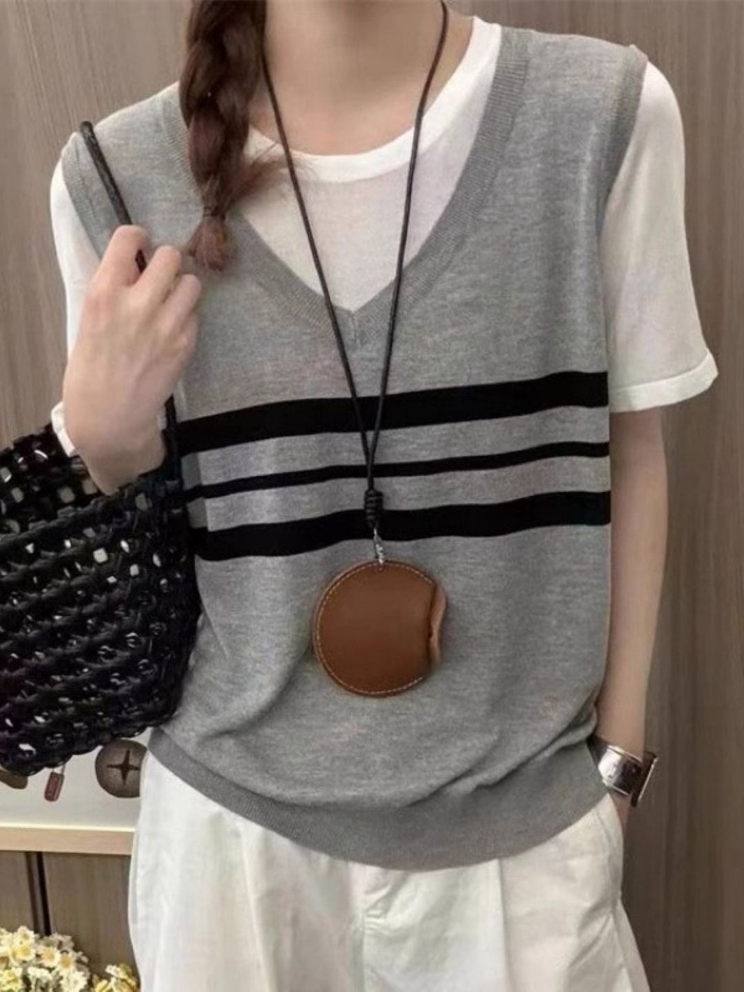 

KPOP Women V-Neck Short Sleeves Horizontal Striped Cotton Top, Grey