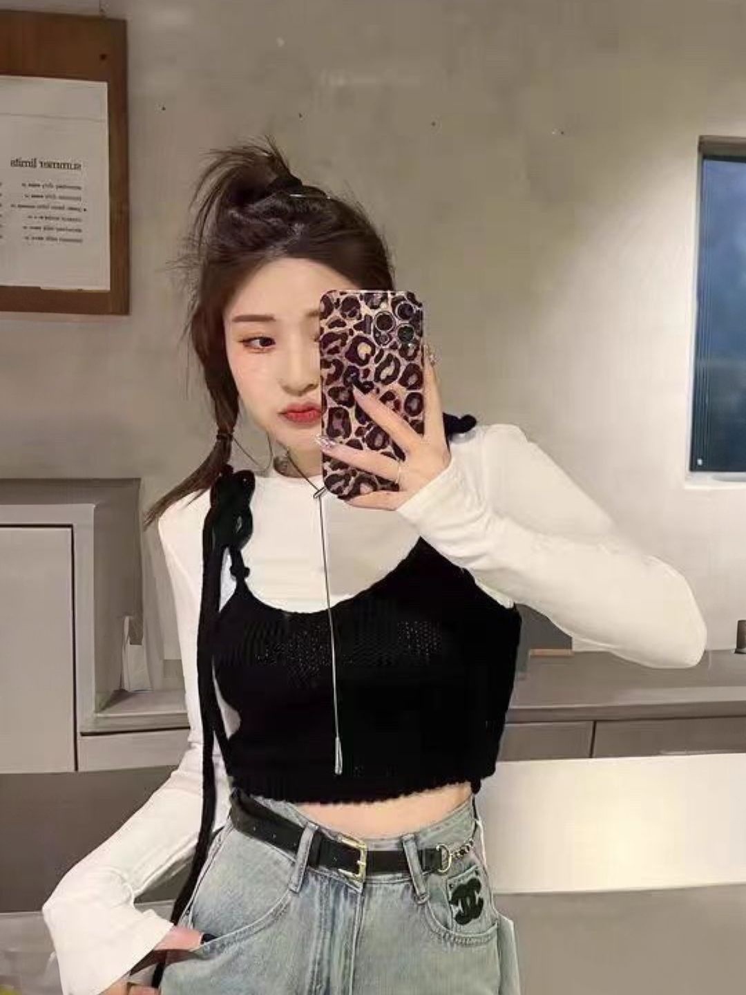 

KPOP Women Shoulder Straps Crop Top, Black