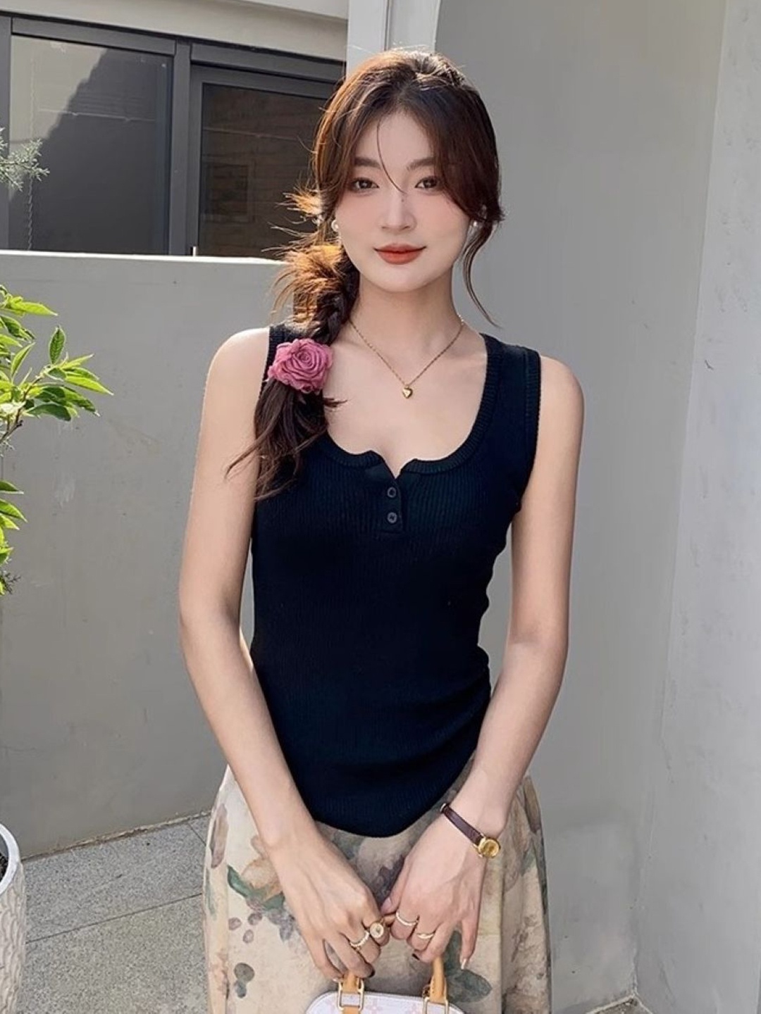 

HERE&NOW Women Scoop Neck Sleeveless Top, Black