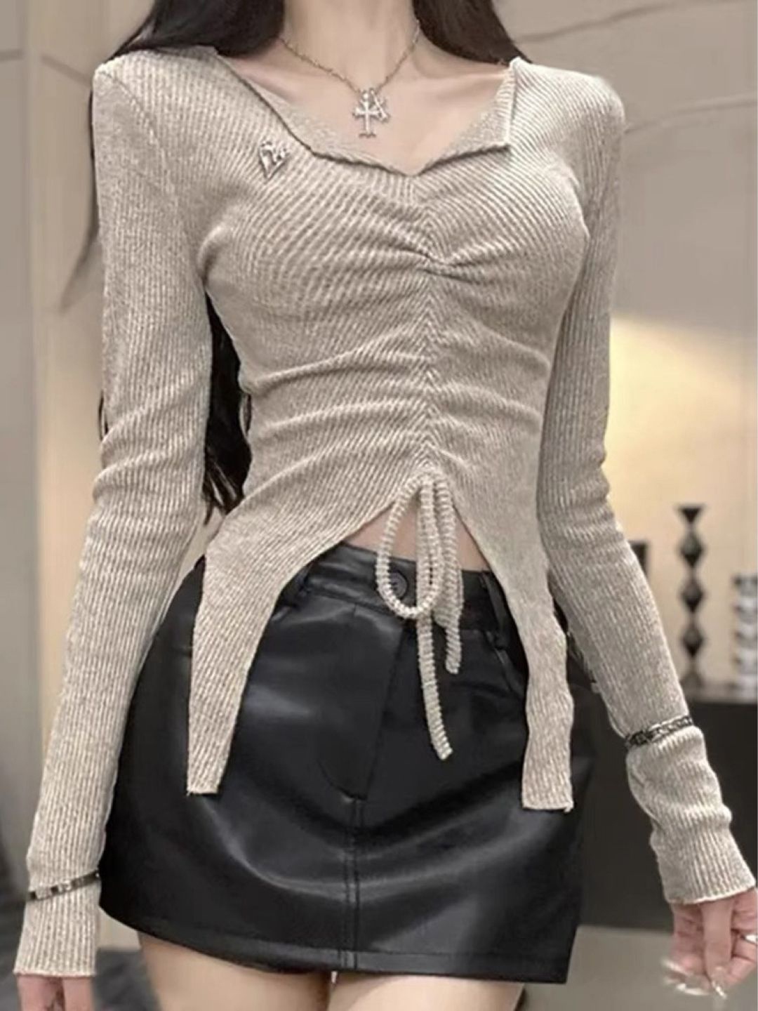 

HERE&NOW Women V-Neck Long Sleeves Top, Cream