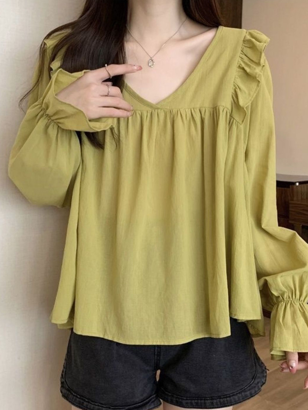 

HERE&NOW Women V-Neck Long Sleeves Top, Green