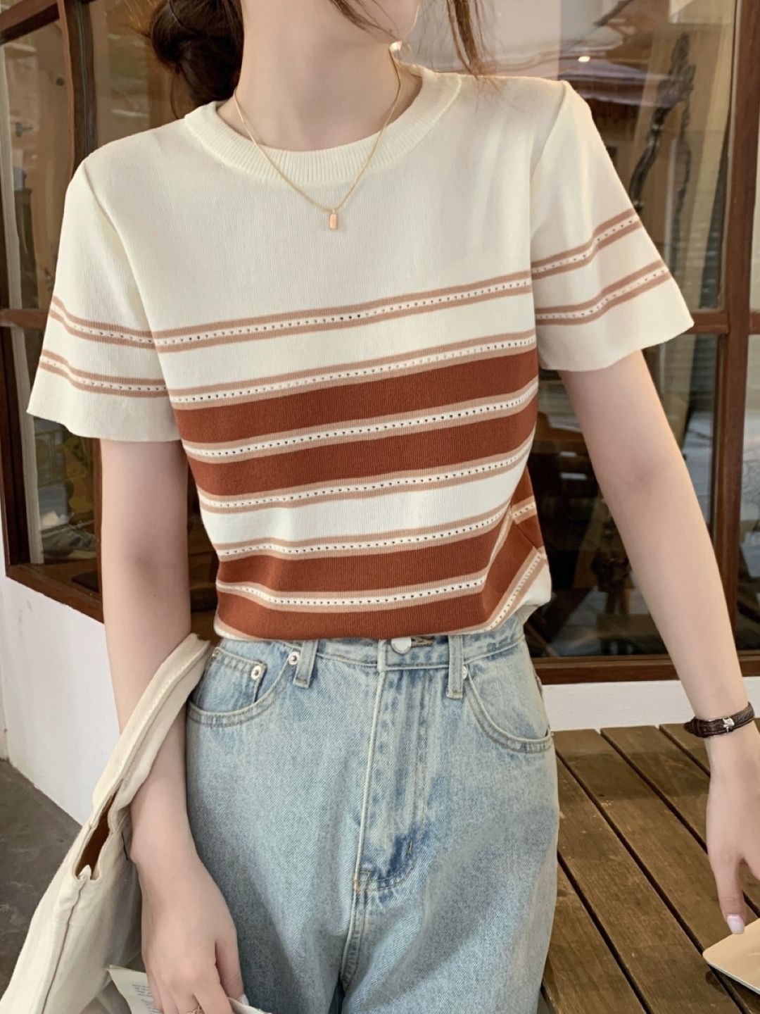 

KPOP Women Striped Round Neck Top, Brown