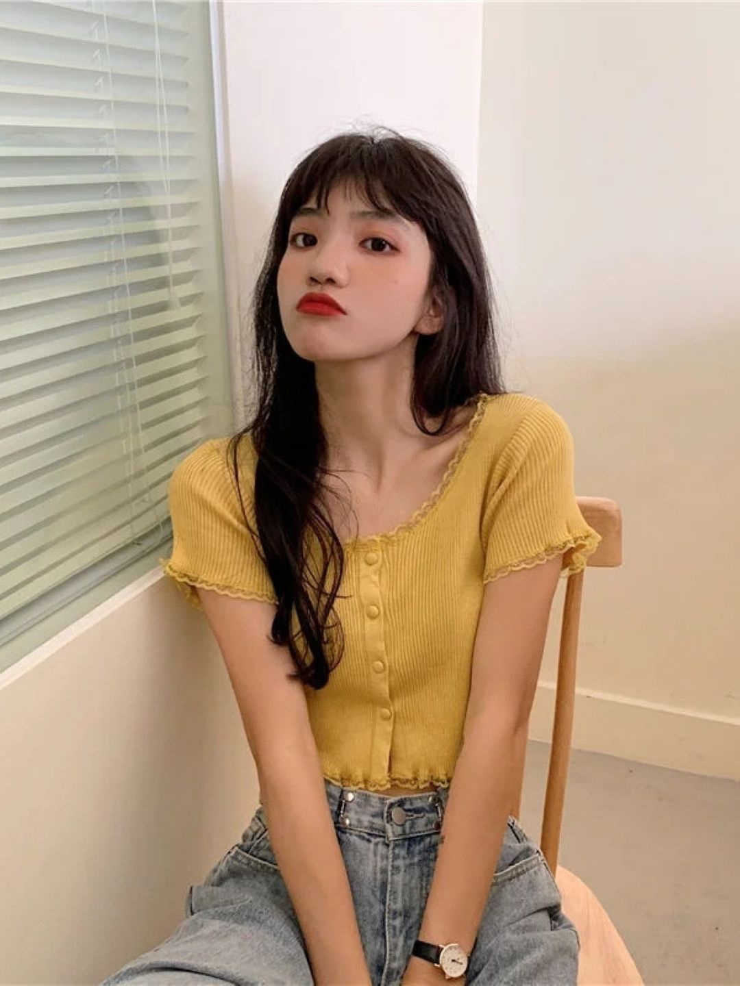 

KPOP Scoop Neck Crop Top, Yellow