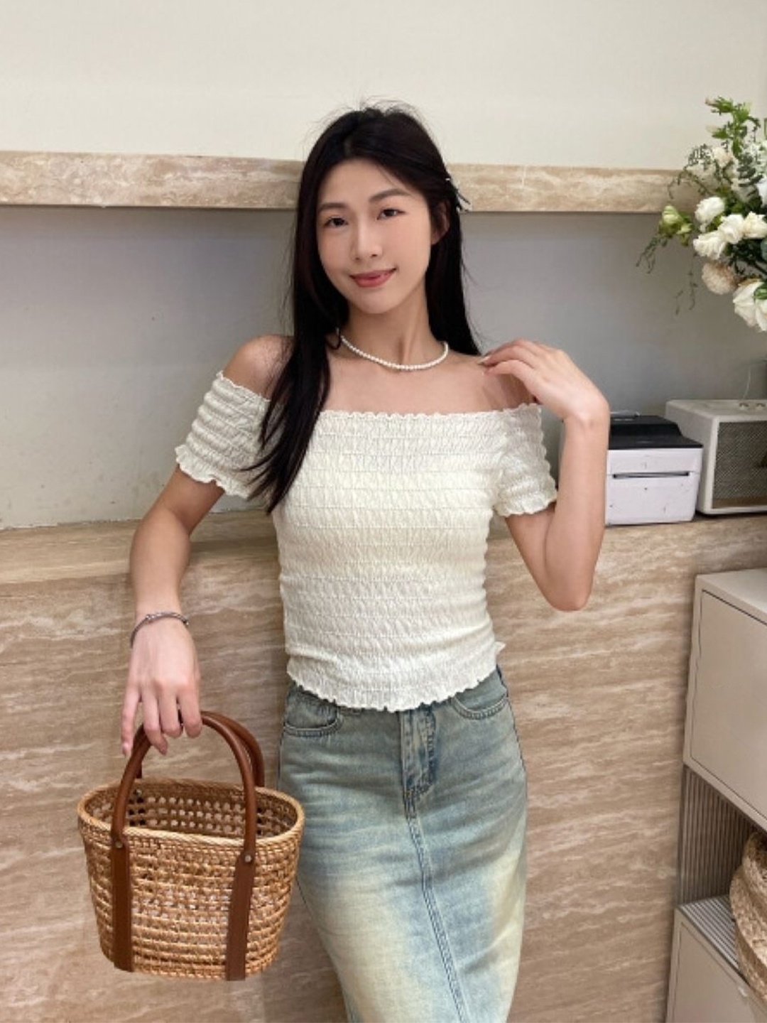 

KPOP Women Off-Shoulder Short Sleeves Smocked Fitted Top, White