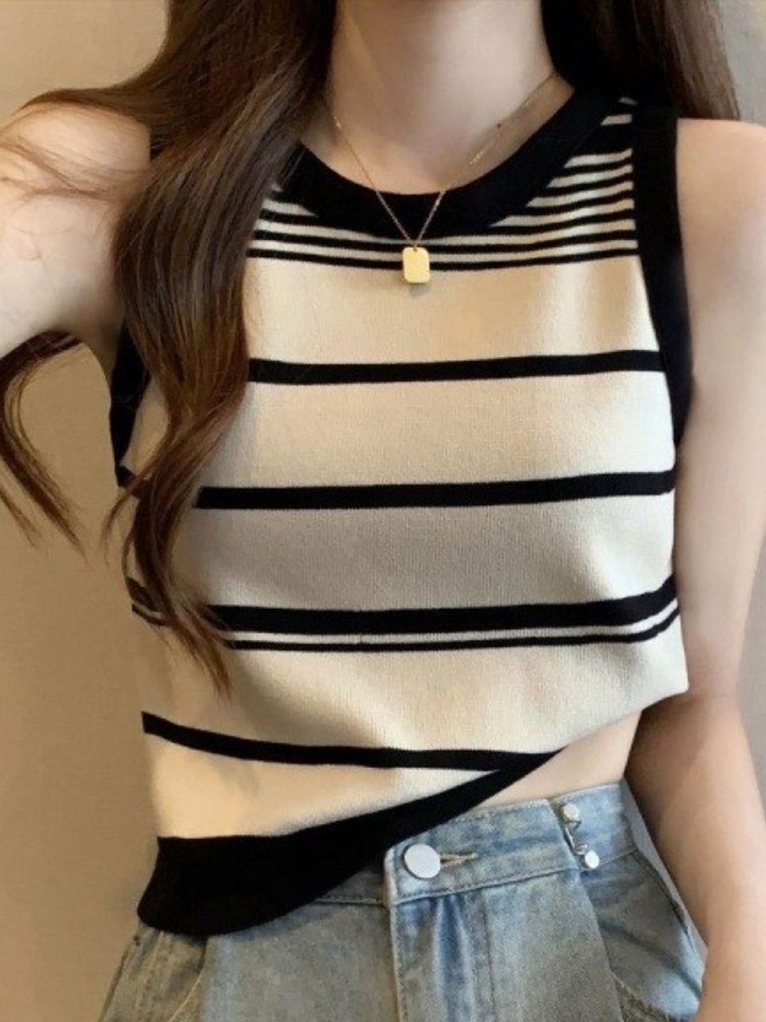 

HERE&NOW Women Round Neck Sleeveless Horizontal Stripes Top, Black