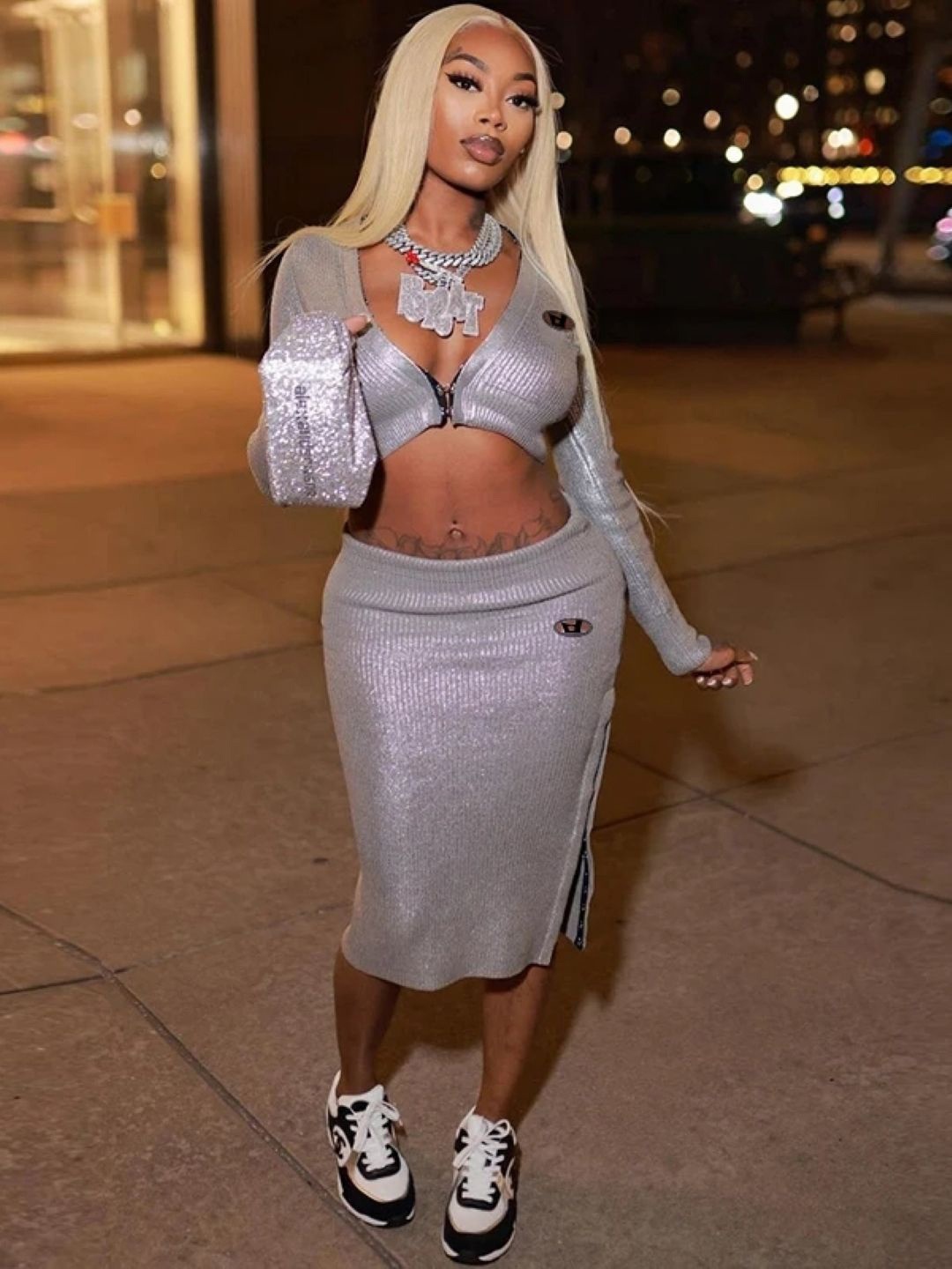 

KPOP Women V-Neck Embellished Crop Top, Silver
