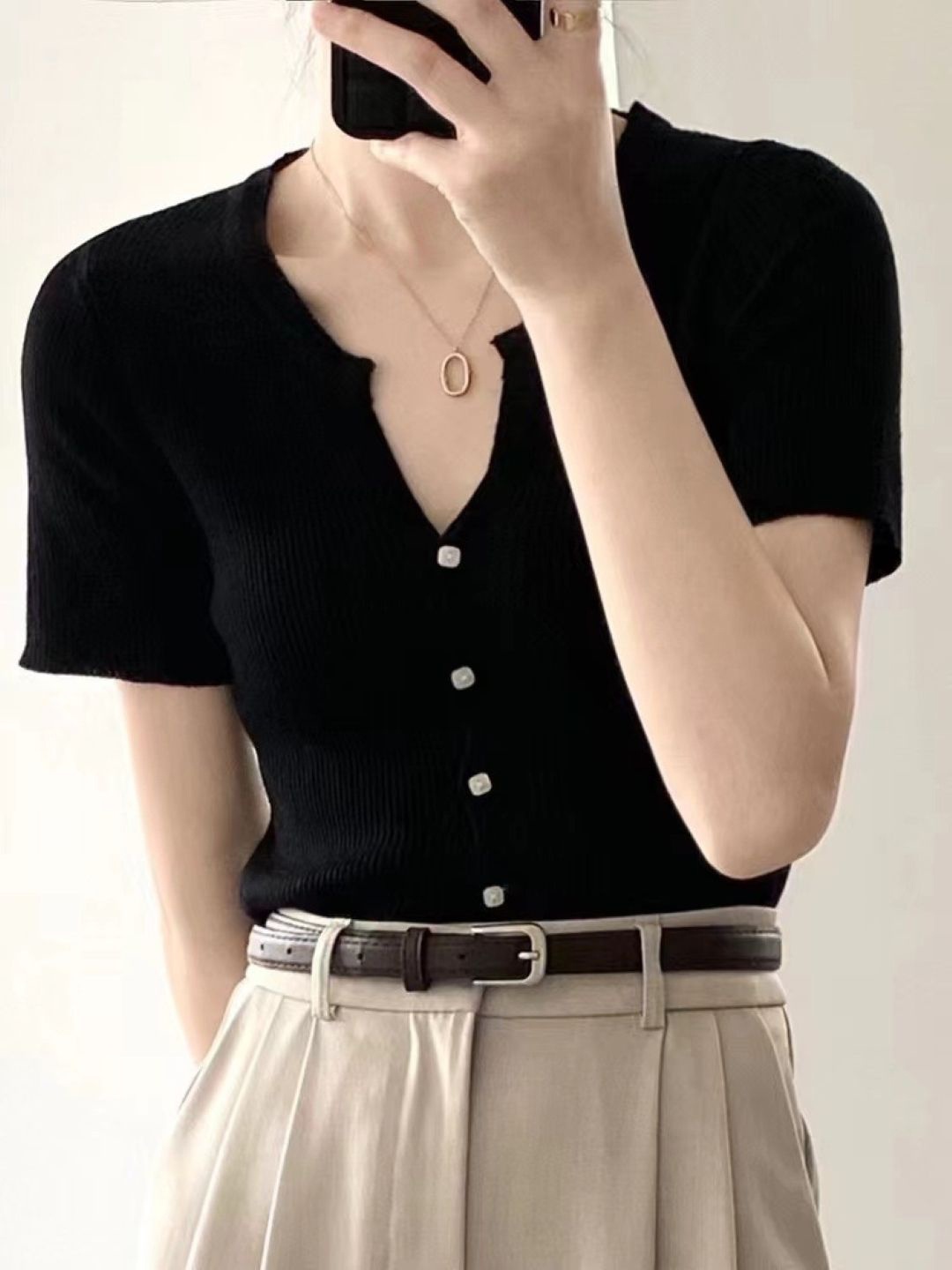 

KPOP Women V-Neck Short Sleeves Top, Black