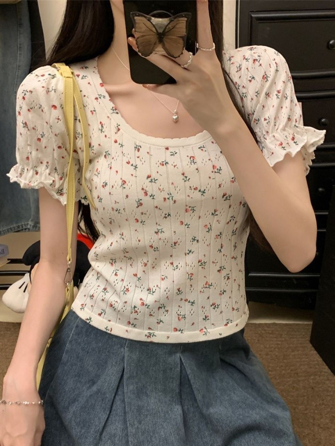 

KPOP Women Floral Printed Round Neck Puff Sleeves Top, White