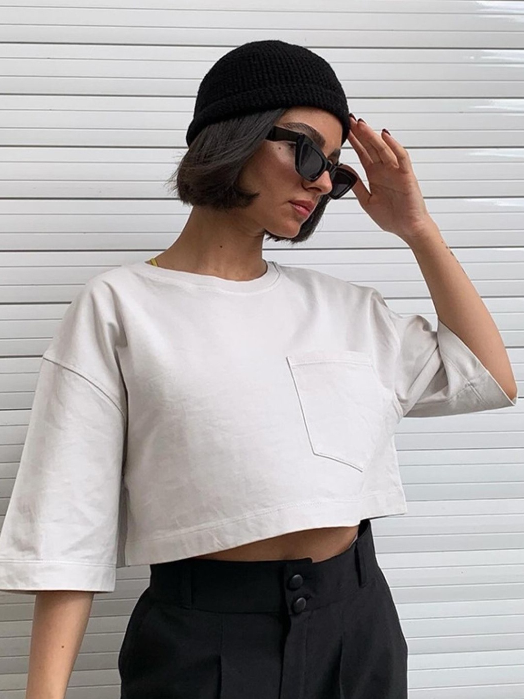 

HERE&NOW Round Neck Short Sleeves Boxy Crop Top, White
