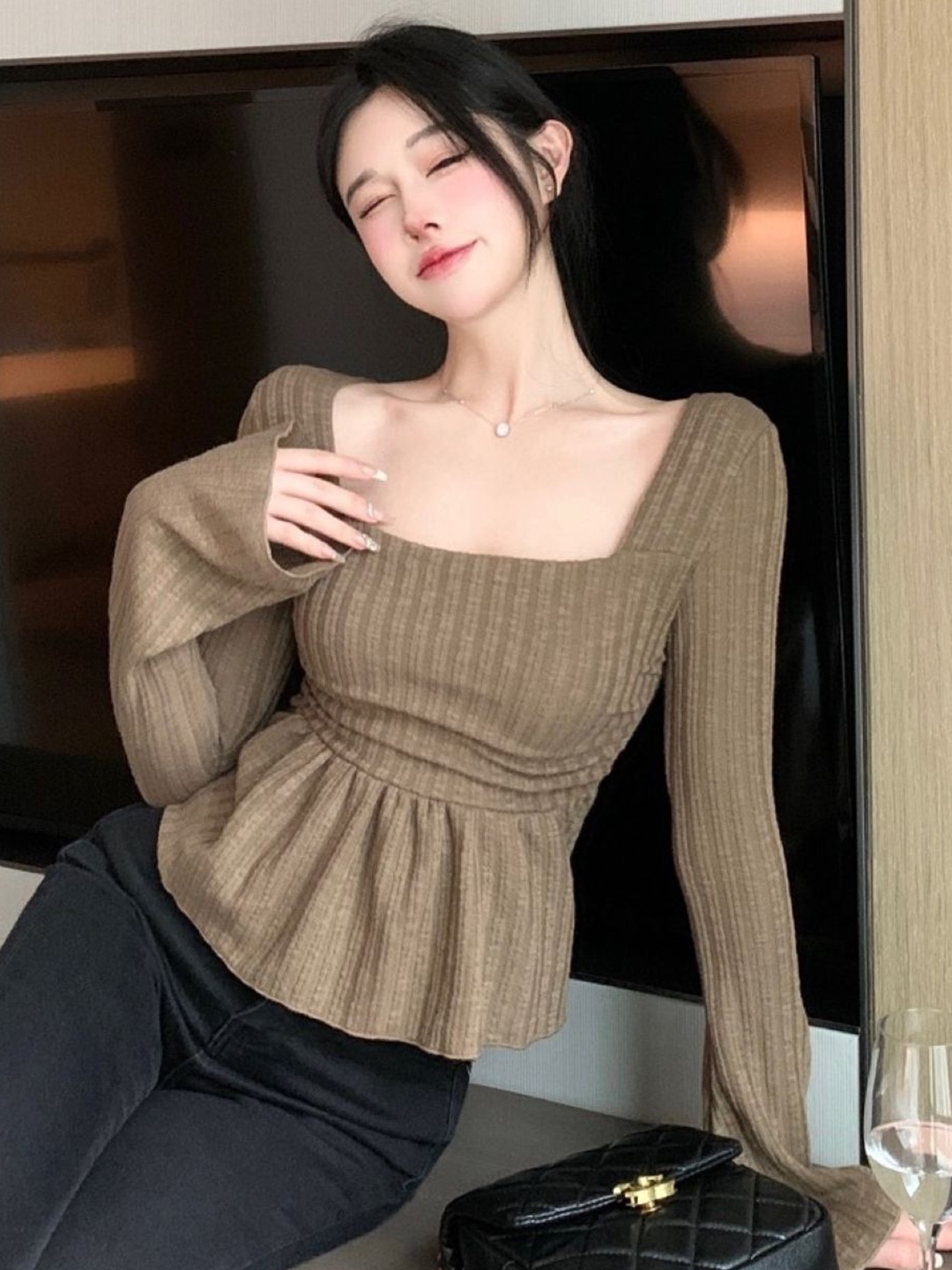 

HERE&NOW Square Neck Long Sleeves Extended Sleeves Top, Khaki