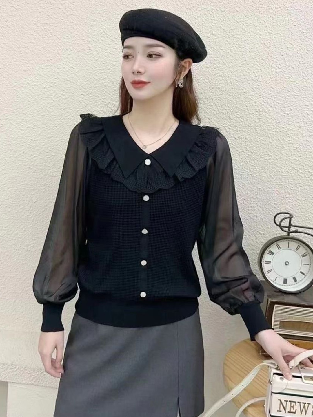 

KPOP Women V-Neck Puff Sleeves Top, Black