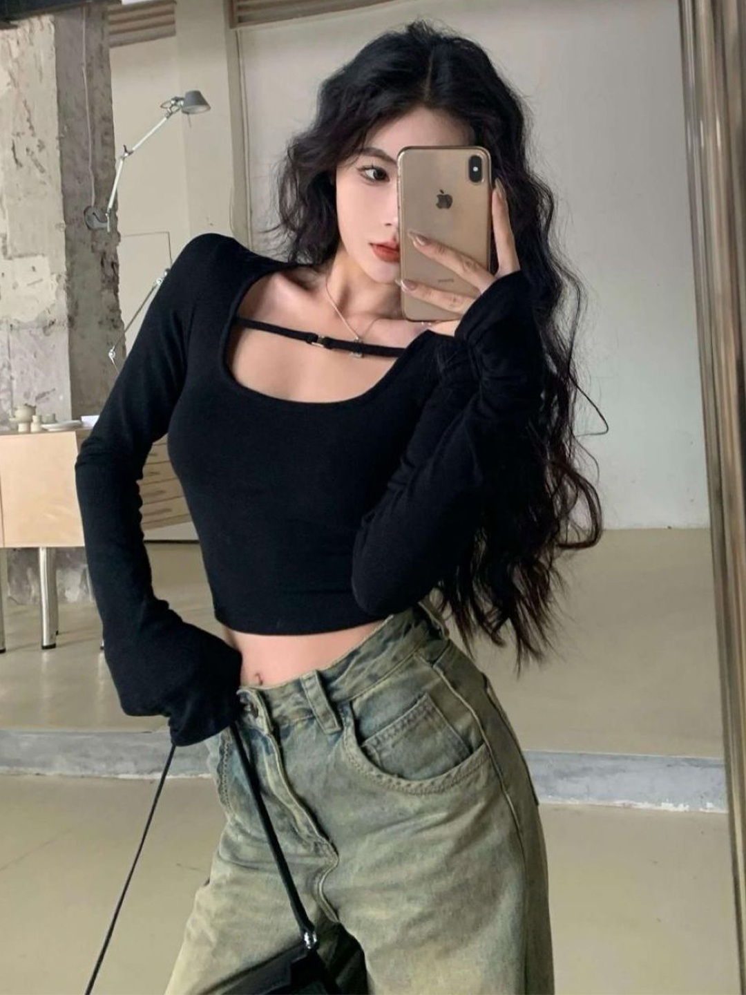 

HERE&NOW Women Scoop Neck Crop Top, Black