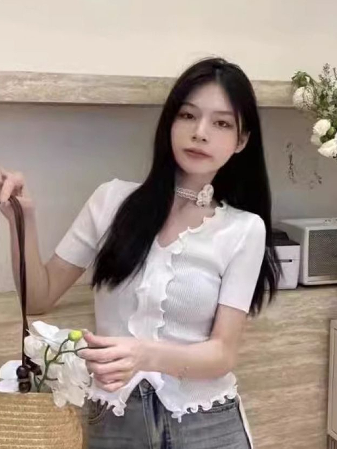 

KPOP Women V-Neck Self Design Top, White