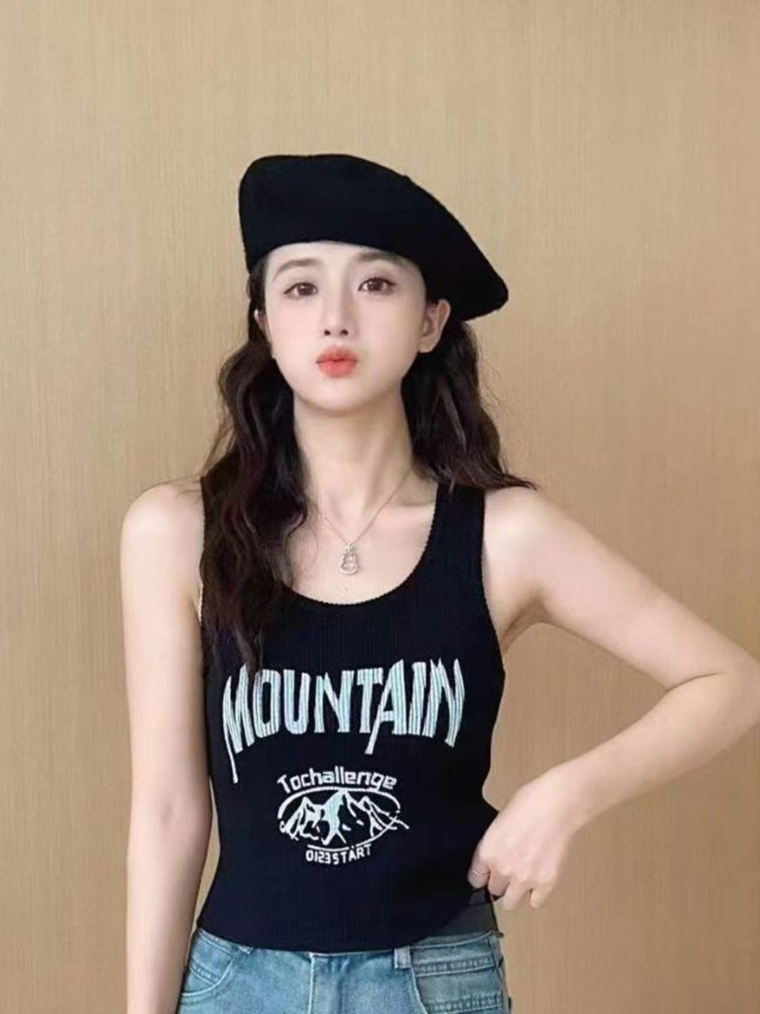 

KPOP Women Scoop Neck Sleeveless Top, Black