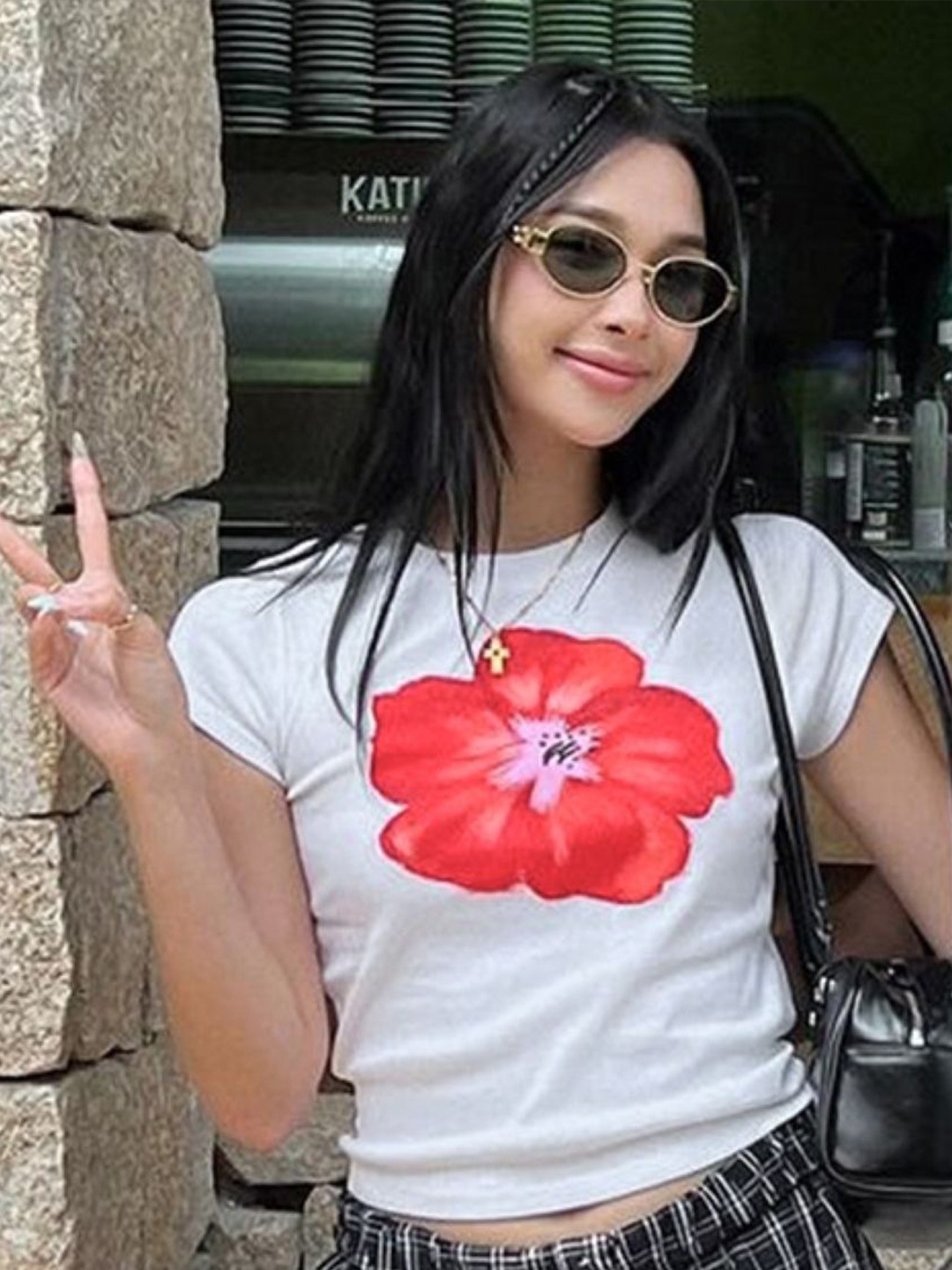 

KPOP Floral Printed Round Neck Short Sleeves Crop Top, White