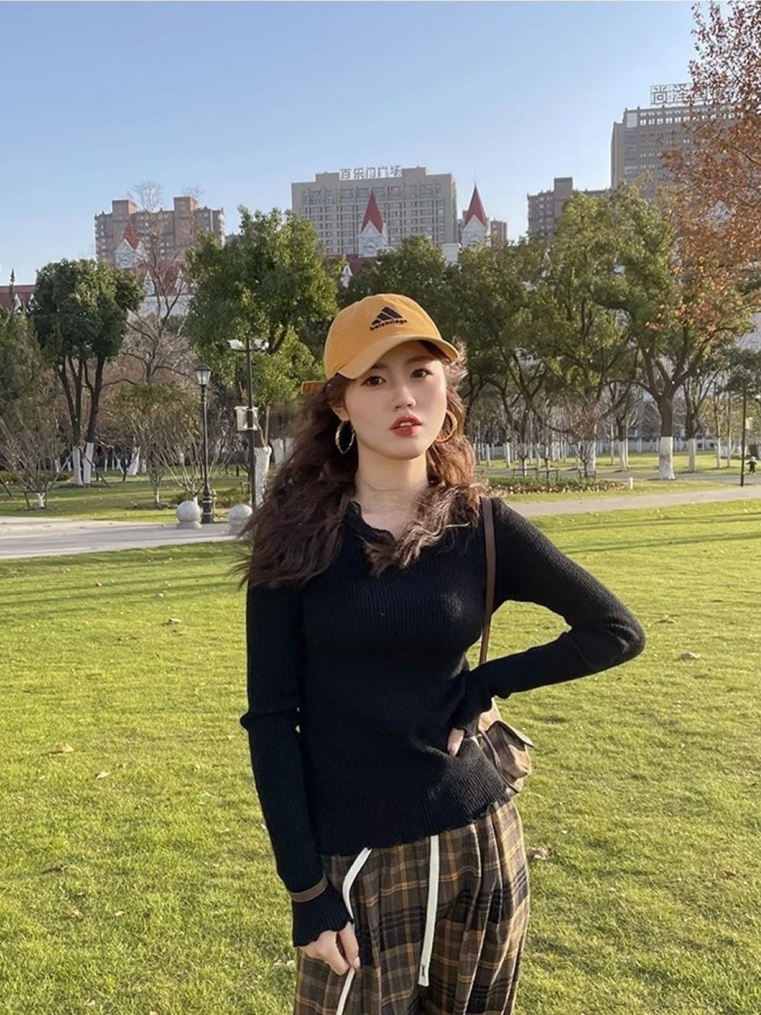 

KPOP V-Neck Long Sleeves Cotton Top, Black