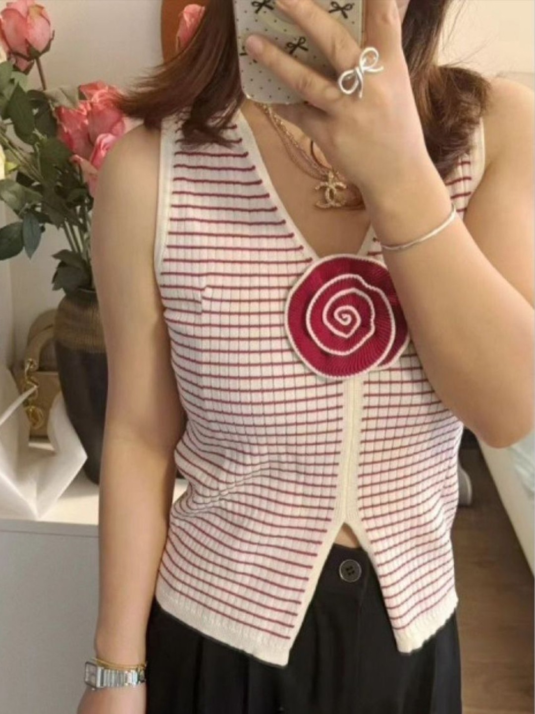 

KPOP Women Striped V-Neck Sleeveless Top, Red