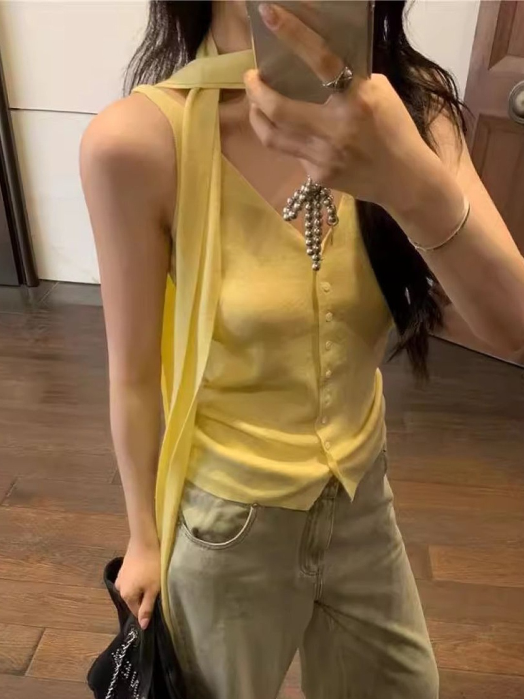 

KPOP Women V-Neck Sleeveless Top, Yellow