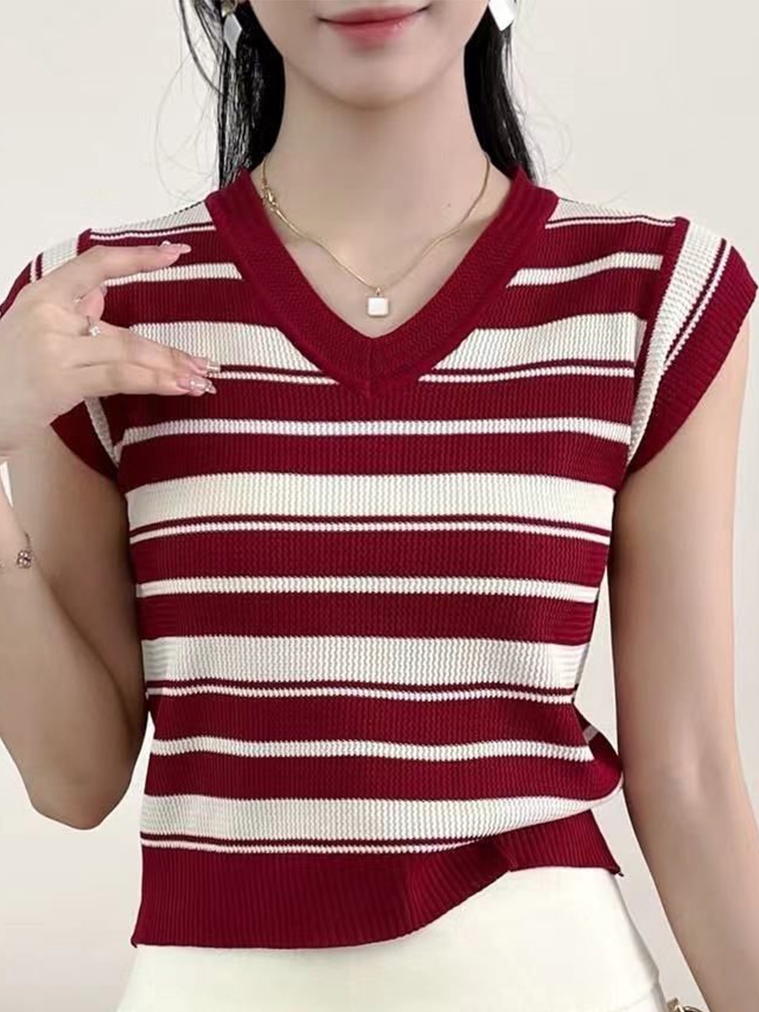 

KPOP V-Neck Short Sleeves Striped Top, Red