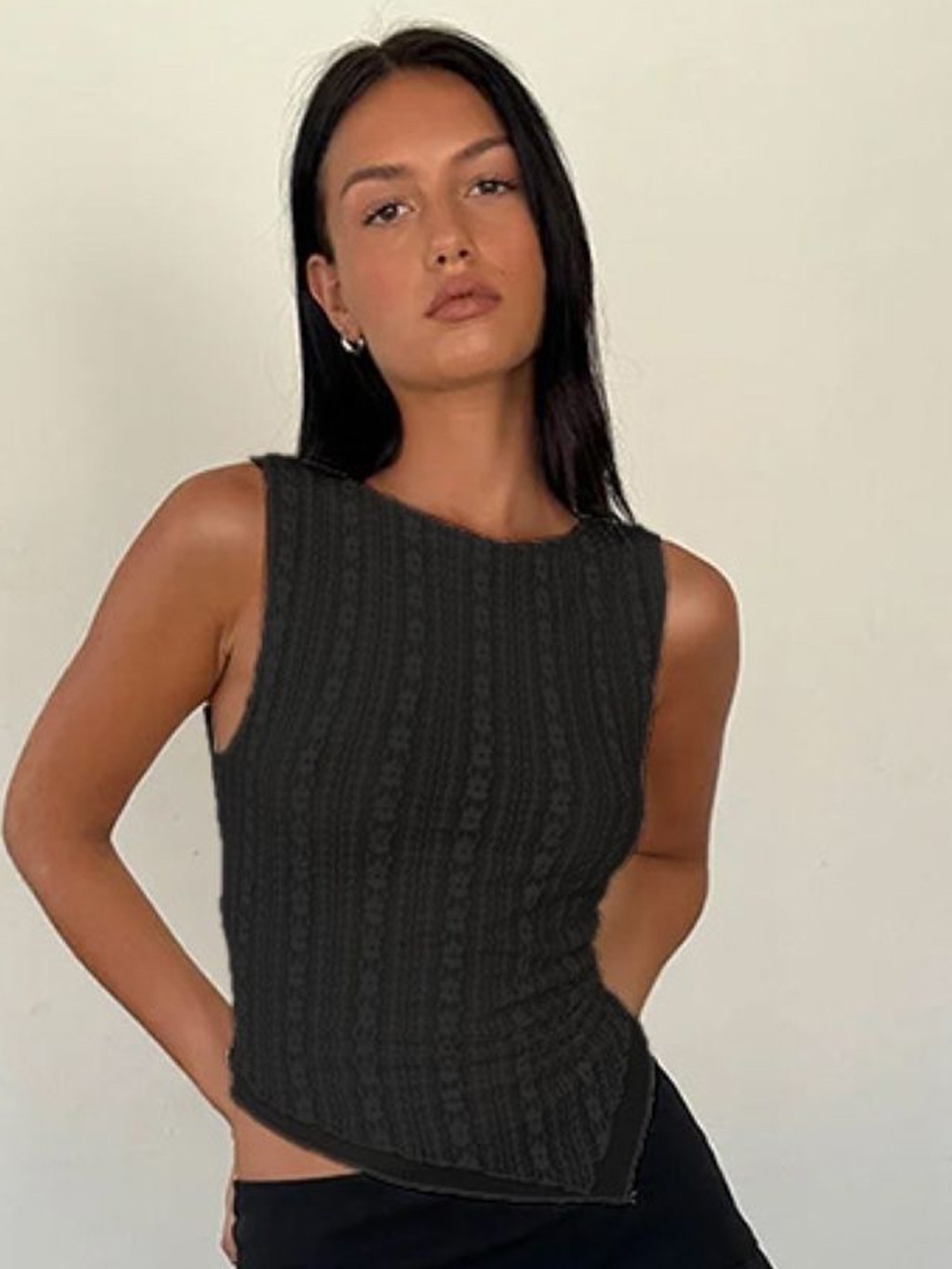 

KPOP Women Round Neck Sleeveless Fitted Top, Black