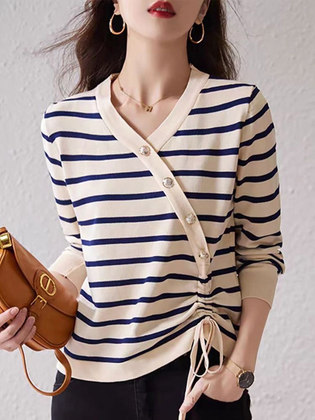 

KPOP Women Striped Cotton V-Neck Long Sleeves Top, Cream