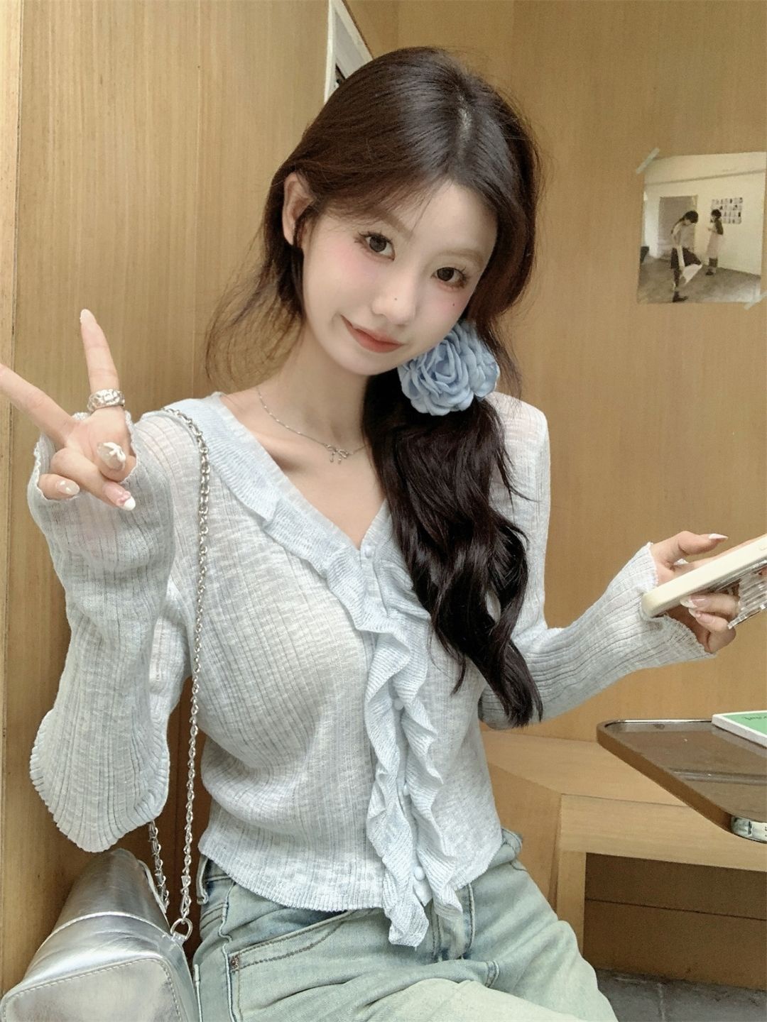 

KPOP Women V-Neck Extended Sleeves Top, Blue