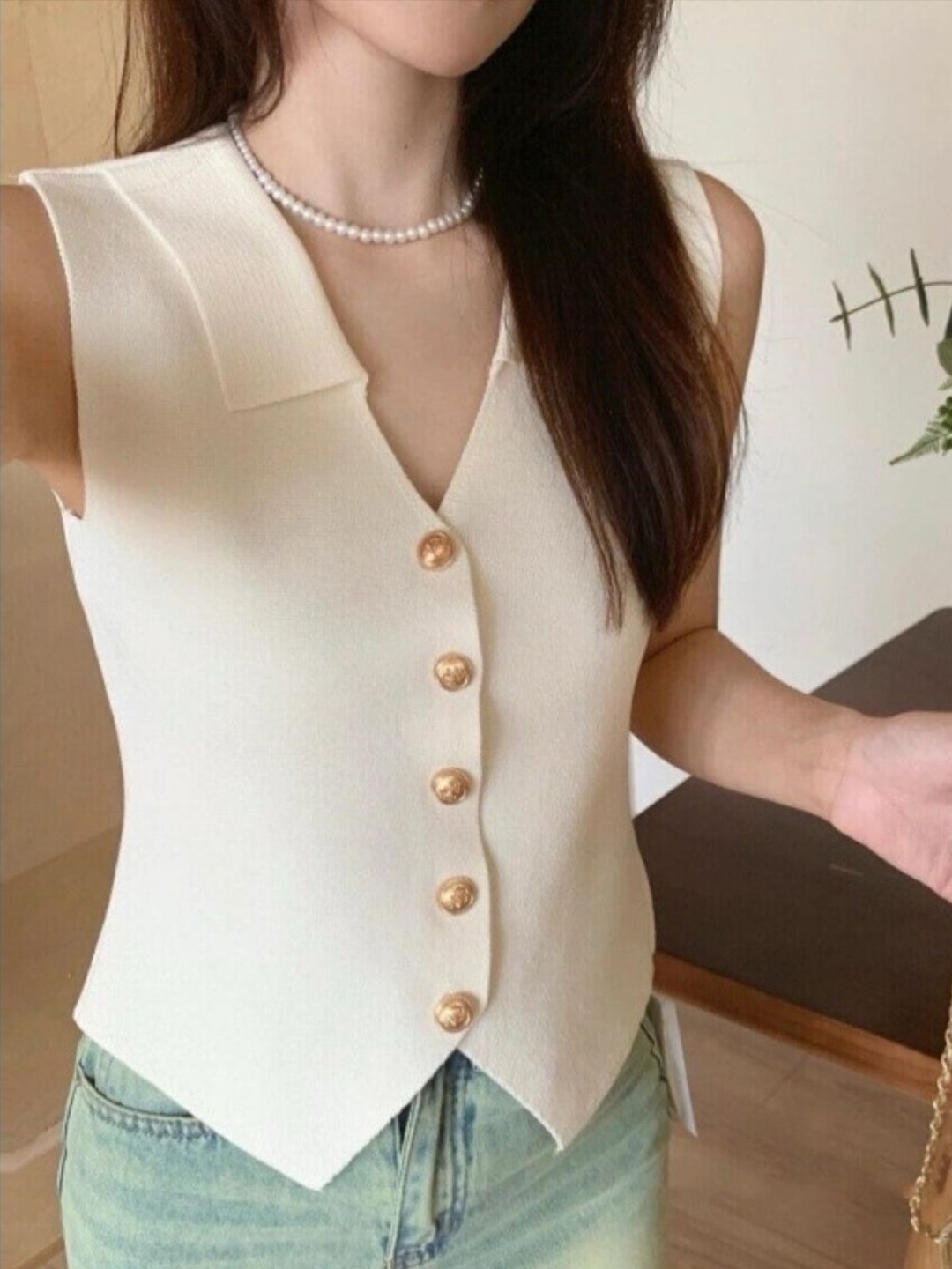 

KPOP V-Neck Sleeveless Solid Top, White