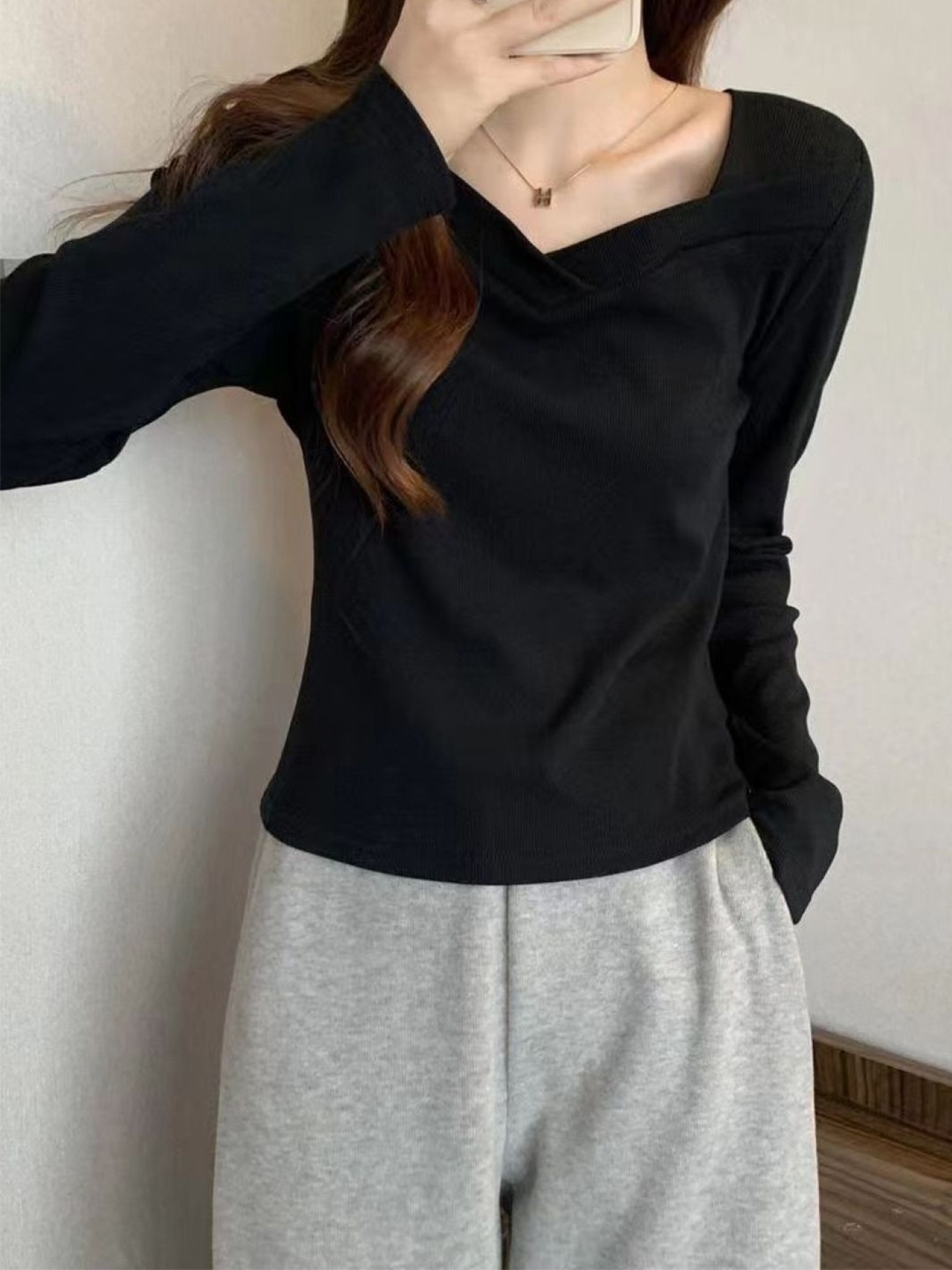 

HERE&NOW V-Neck Long Sleeves Solid Top, Black