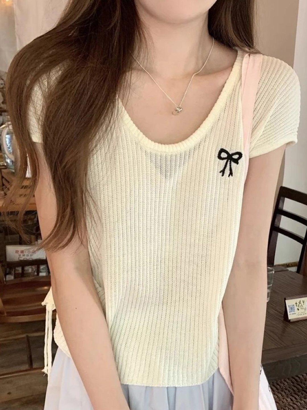 

KPOP Women Striped Round Neck Short Sleeves Top, Cream