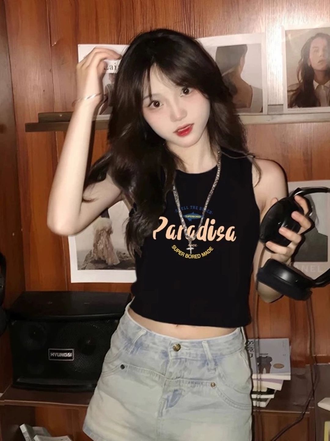 

KPOP Women Round Neck Sleeveless Typography Printed Crop Top, Black