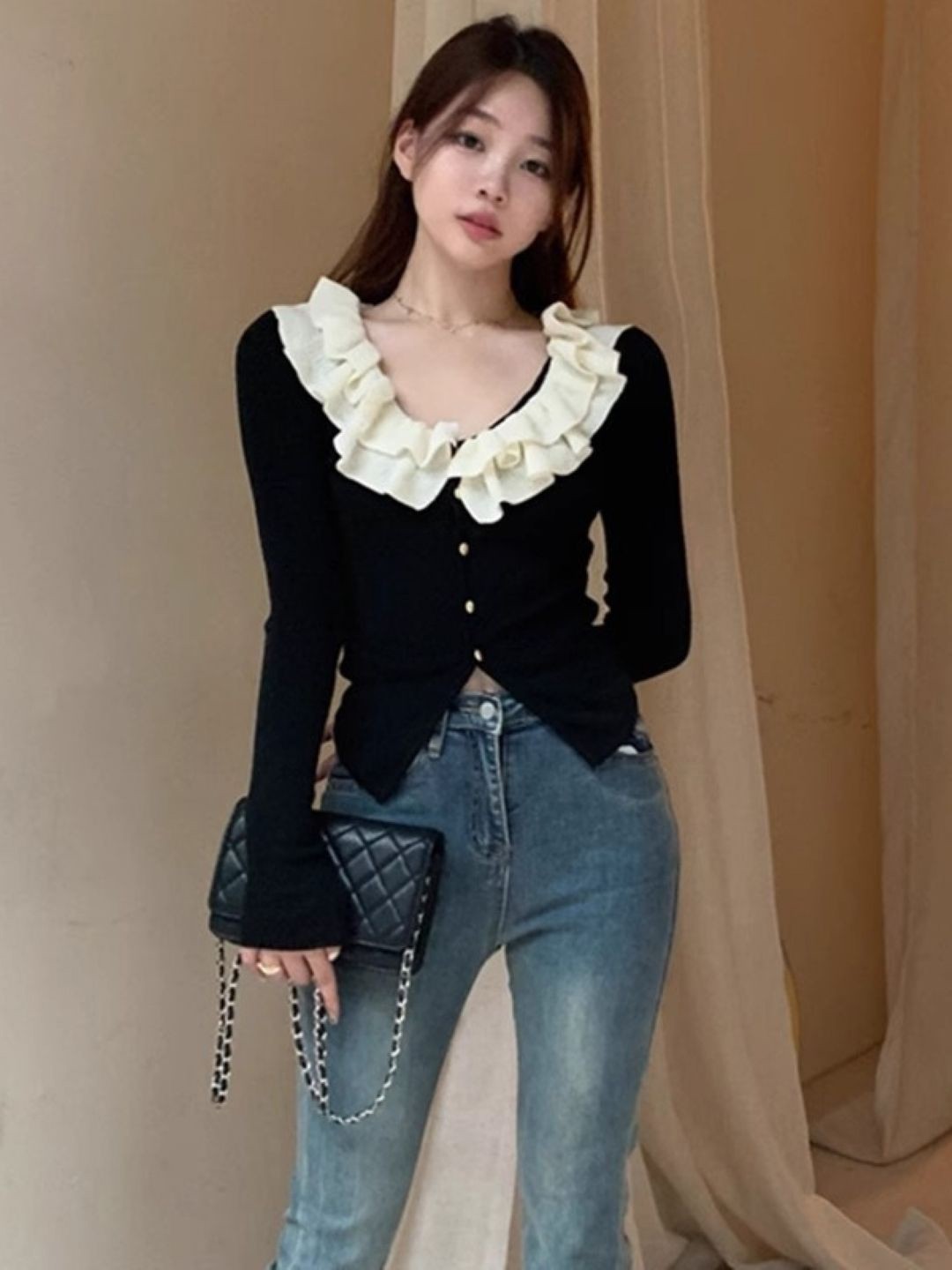 

HERE&NOW Women V-Neck Extended Sleeves Top, Black