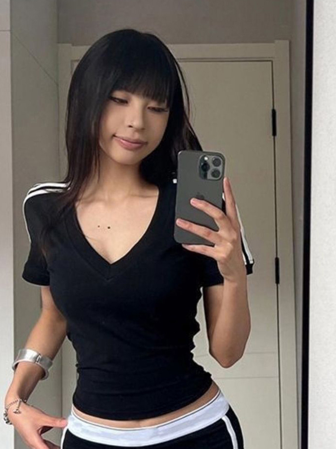 

KPOP V-Neck Short Sleeves Top, Black