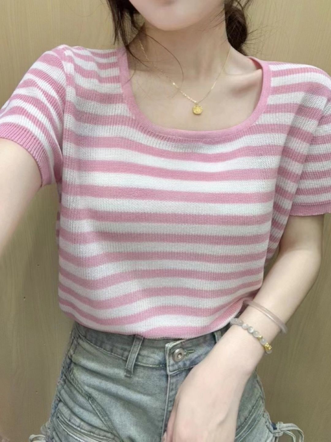 

KPOP Women Round Neck Striped Top, Pink