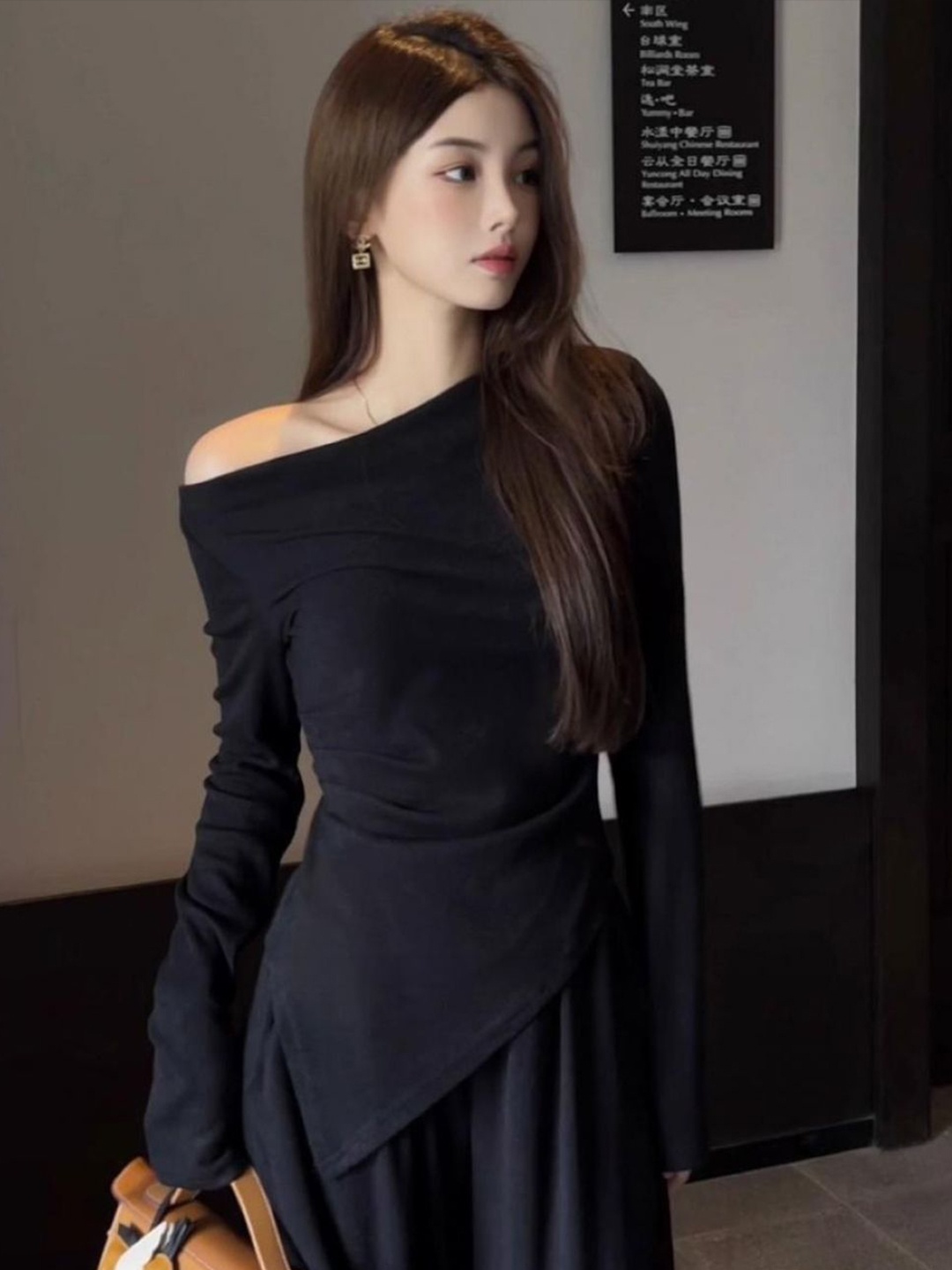 

HERE&NOW Women One Shoulder Extended Sleeves Solid Top, Black