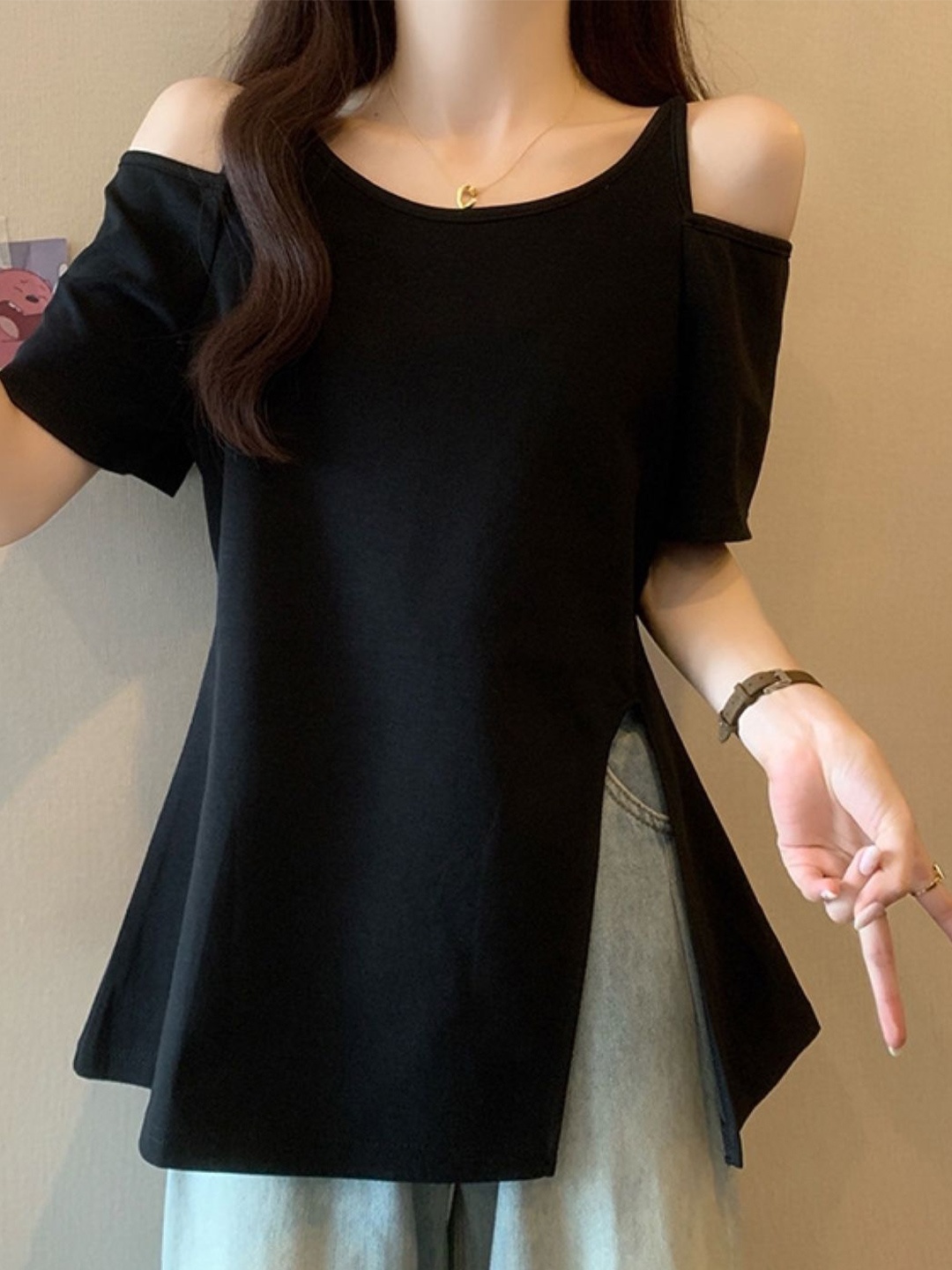 

KPOP Women Round Neck Cold-Shoulder Sleeves Top, Black