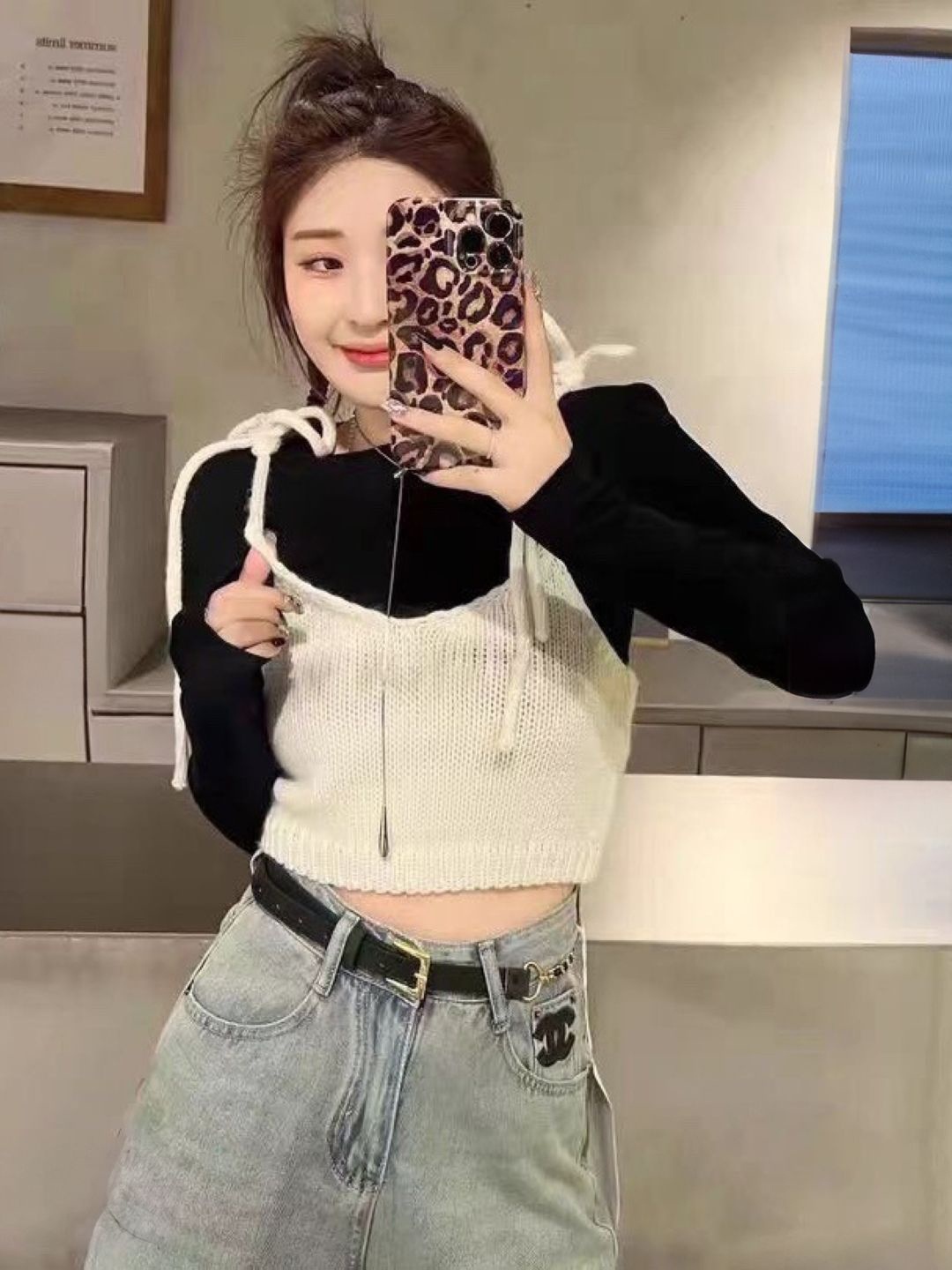 

KPOP Crop Top, White