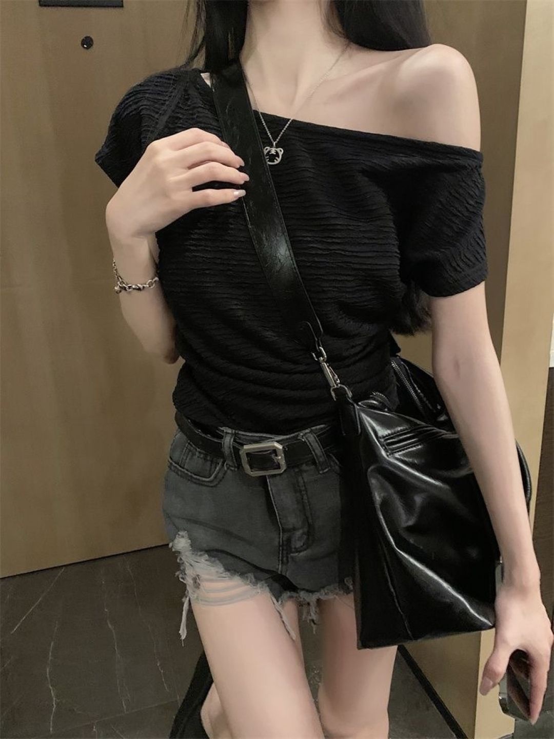 

KPOP Women Striped One Shoulder Top, Black