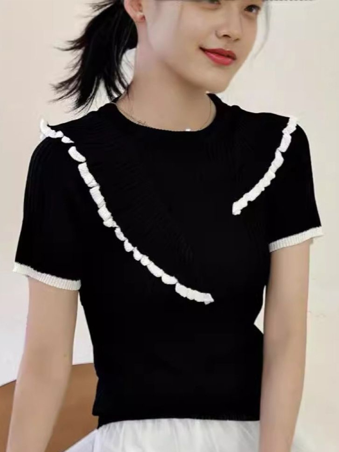 

KPOP Women Round Neck Short Sleeves Top, Black