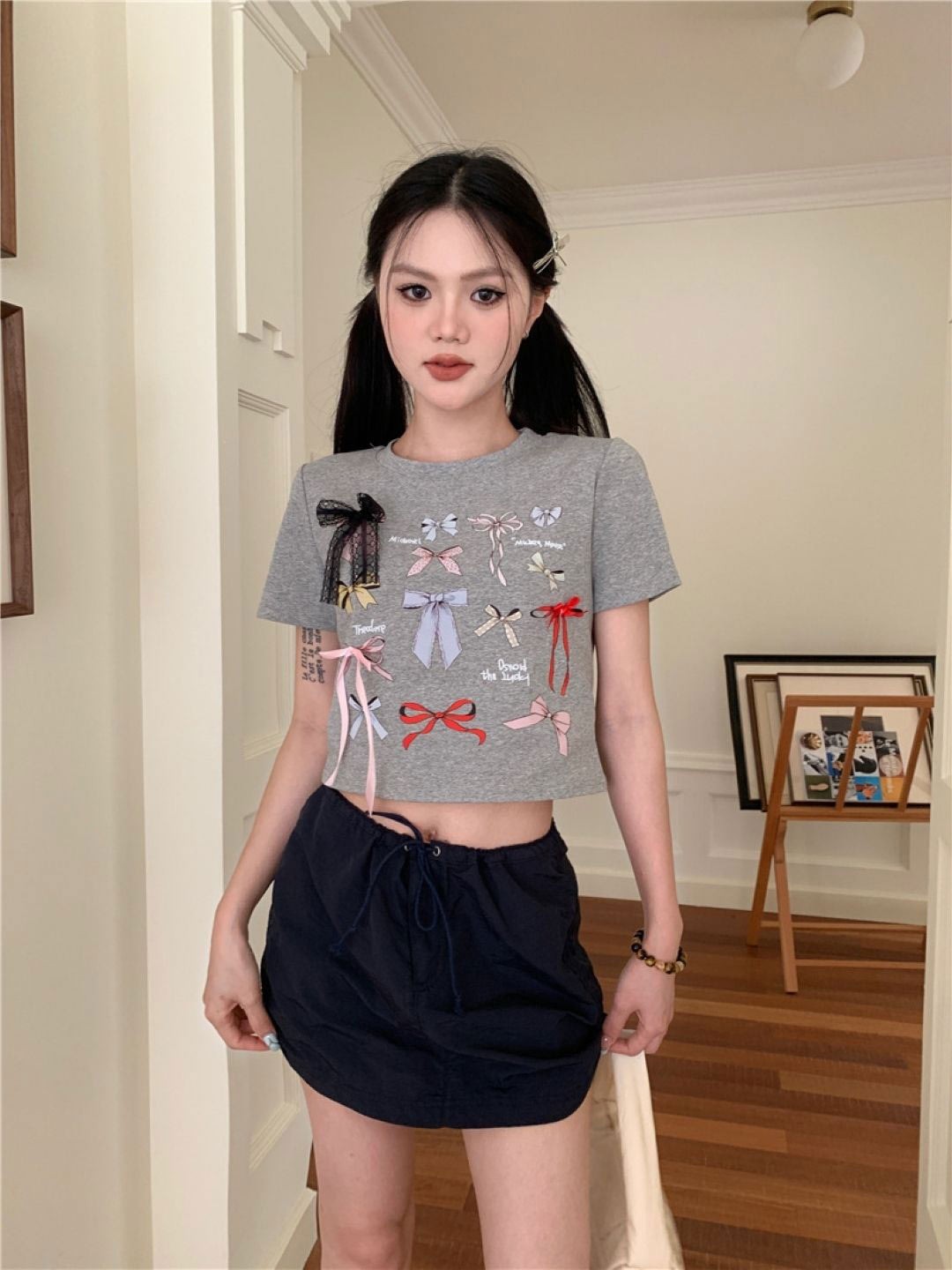 

KPOP Women Round Neck Short Sleeves Crop Top, Grey
