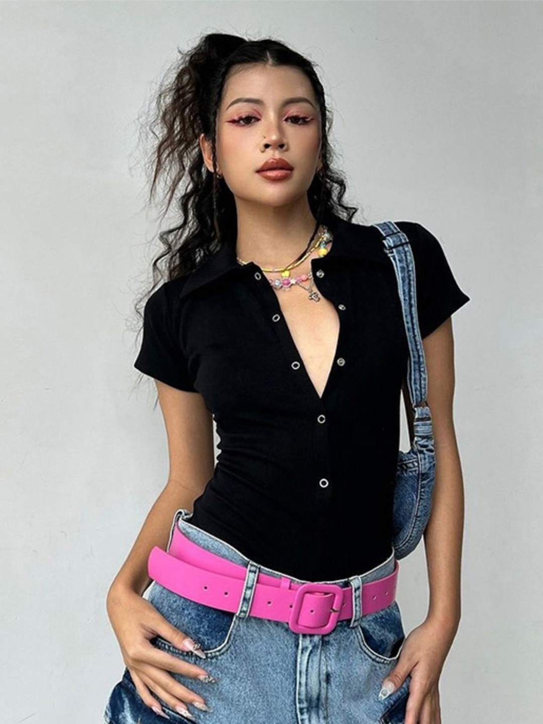 

KPOP Women Shirt Collar Short Sleeveless Top, Black