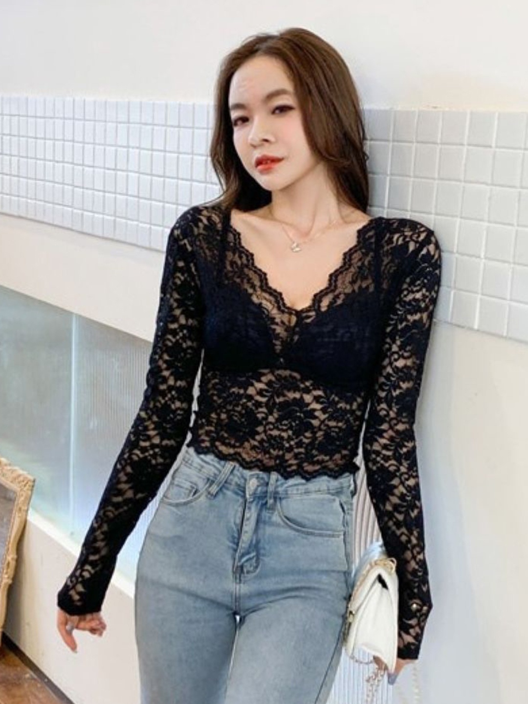 

HERE&NOW Extended Sleeves Crop Top, Black