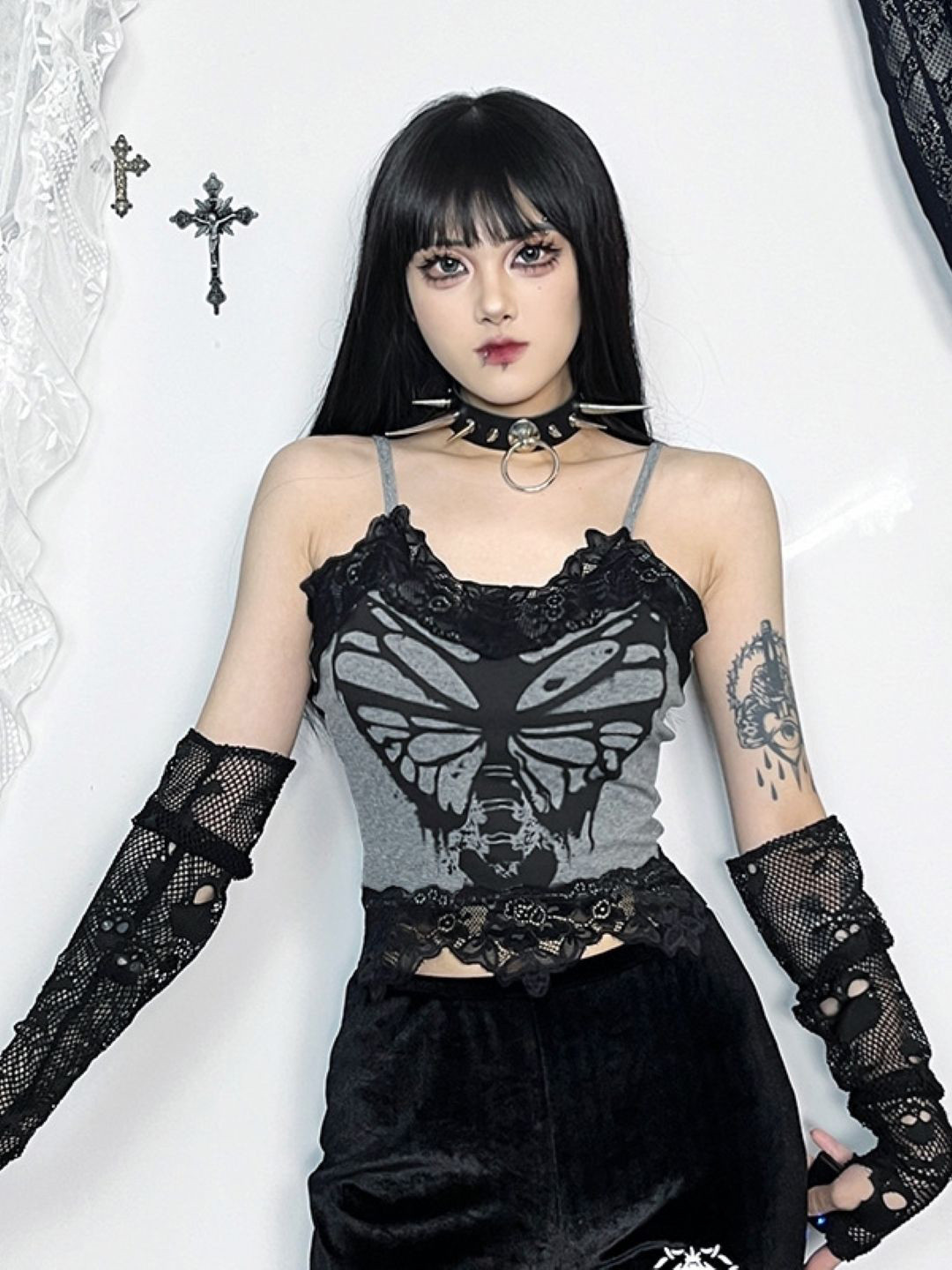 

KPOP Women Abstract Printed Shoulder Straps Crop Top, Grey