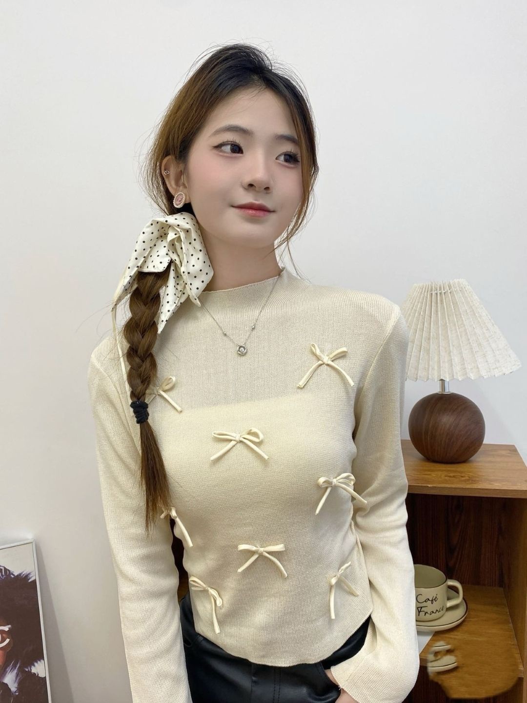 

KPOP Women Round Neck Long Sleeves Top, Yellow