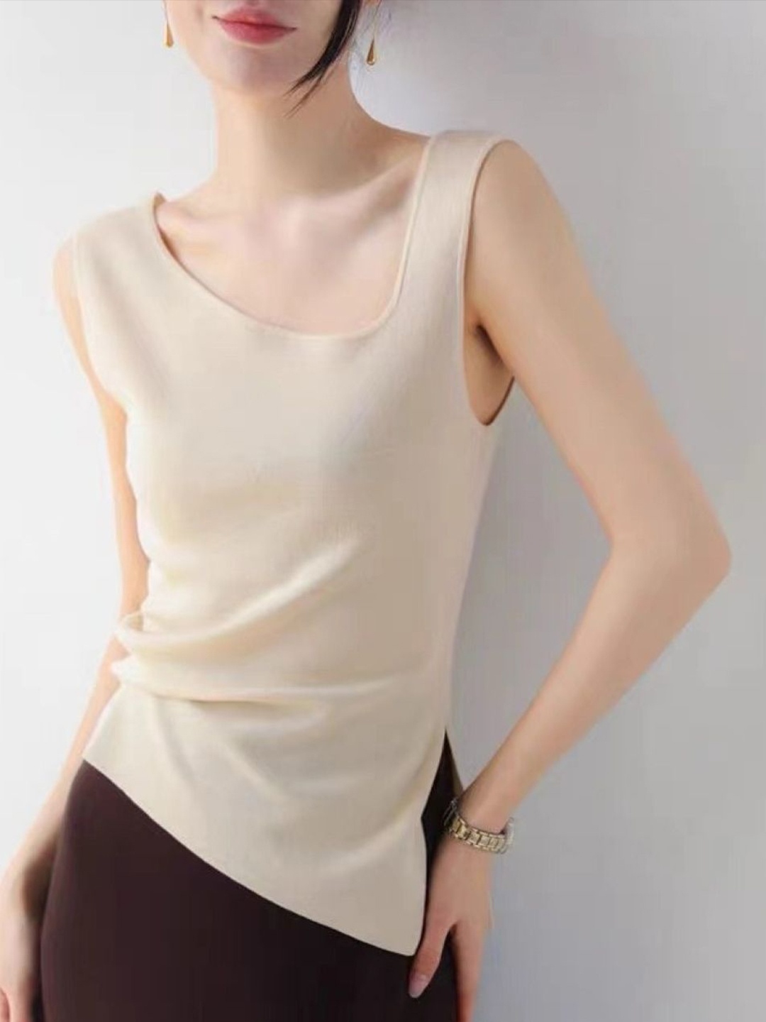 

KPOP Women V-Neck Sleeveless Top, Khaki
