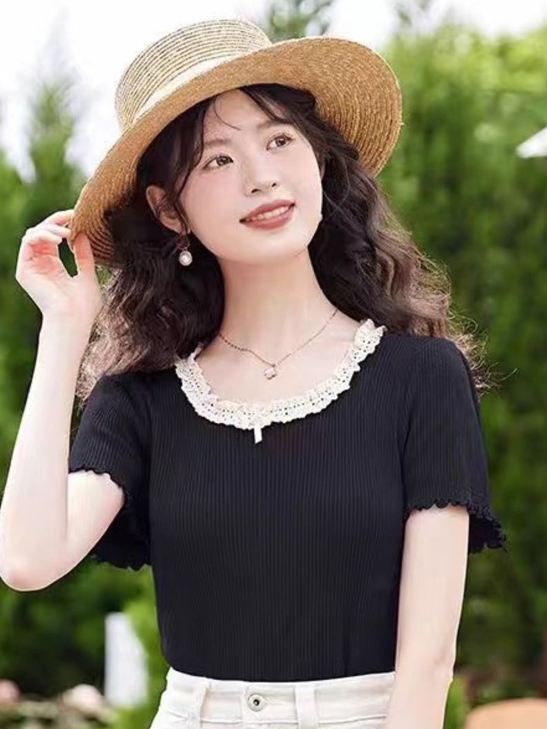 

KPOP Women Round Neck Top, Black