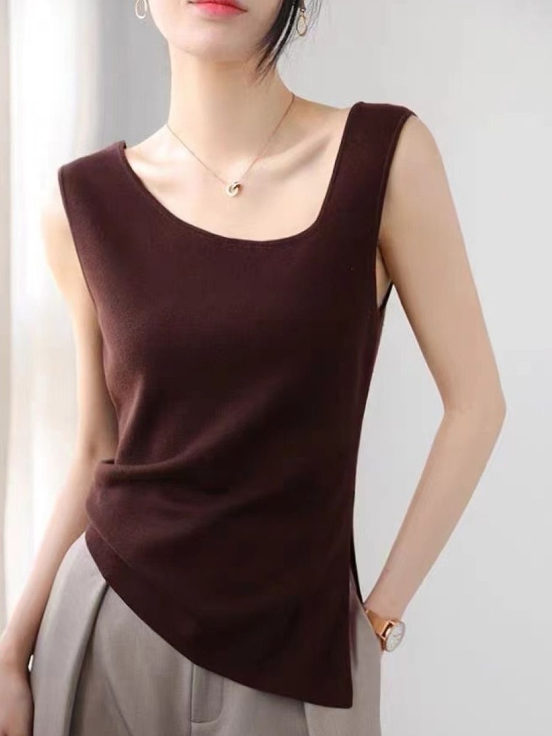 

KPOP Women Round Neck Sleeveless Top, Brown
